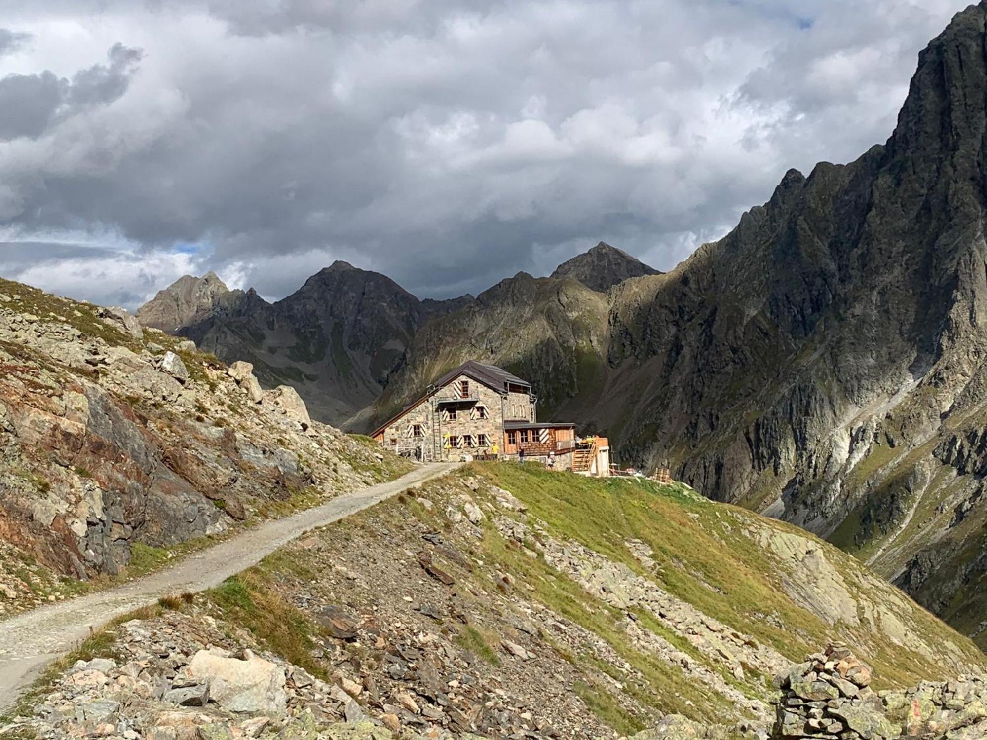 Haus Richard Falch - Inklusive Kostenloser Premium-Sommerkarte Sankt Anton am Arlberg Bagian luar foto