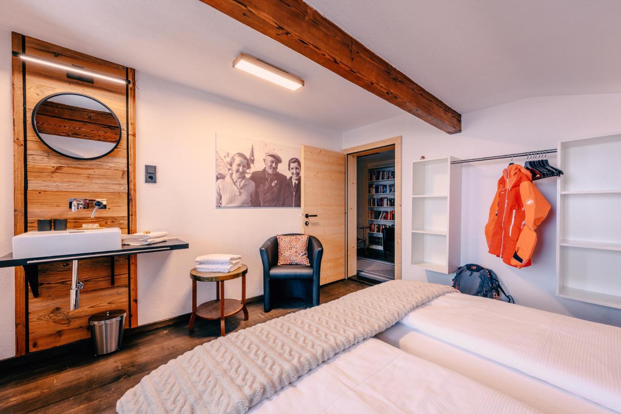 Haus Richard Falch - Inklusive Kostenloser Premium-Sommerkarte Sankt Anton am Arlberg Bagian luar foto