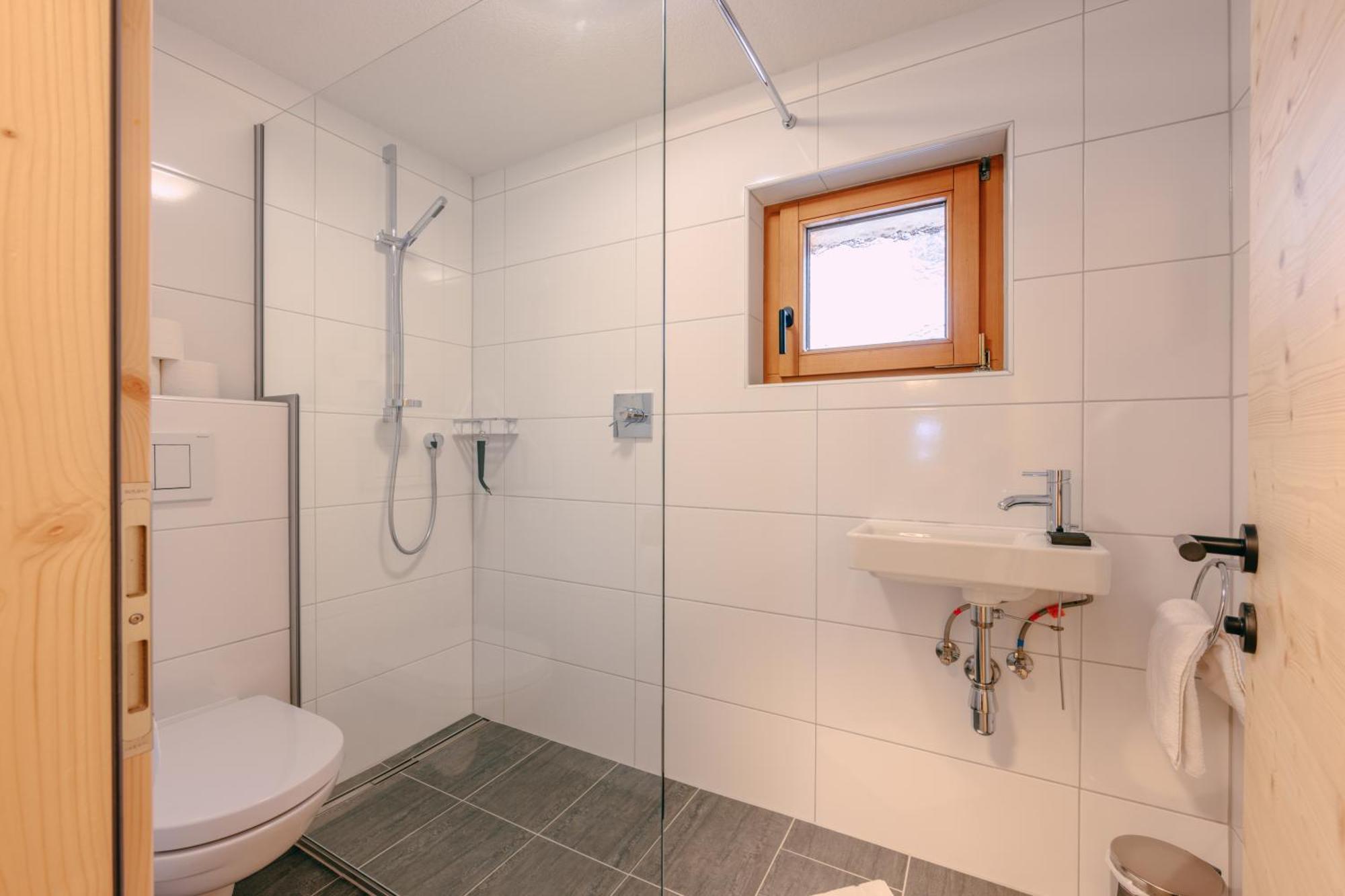 Haus Richard Falch - Inklusive Kostenloser Premium-Sommerkarte Sankt Anton am Arlberg Bagian luar foto