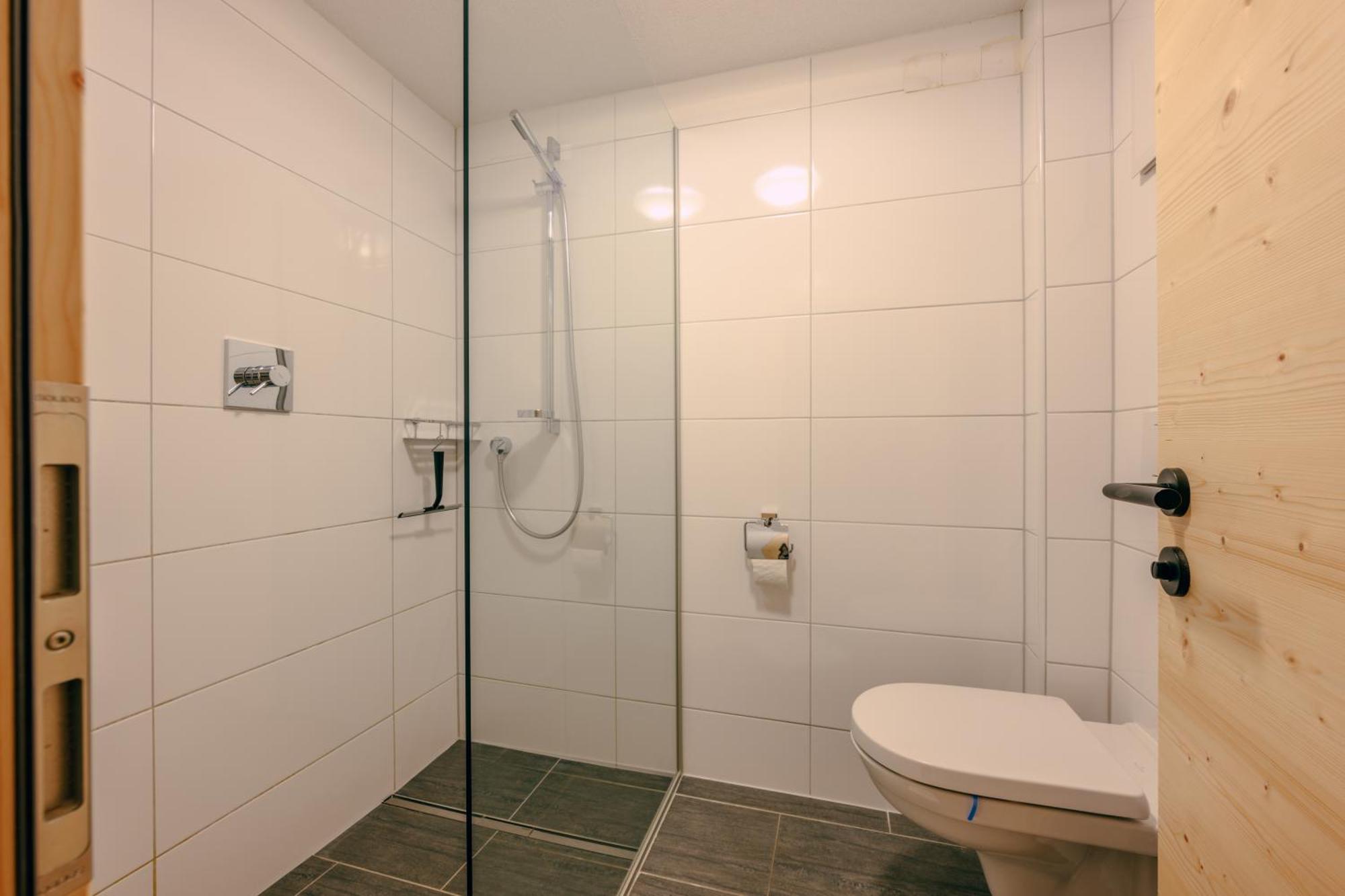 Haus Richard Falch - Inklusive Kostenloser Premium-Sommerkarte Sankt Anton am Arlberg Bagian luar foto