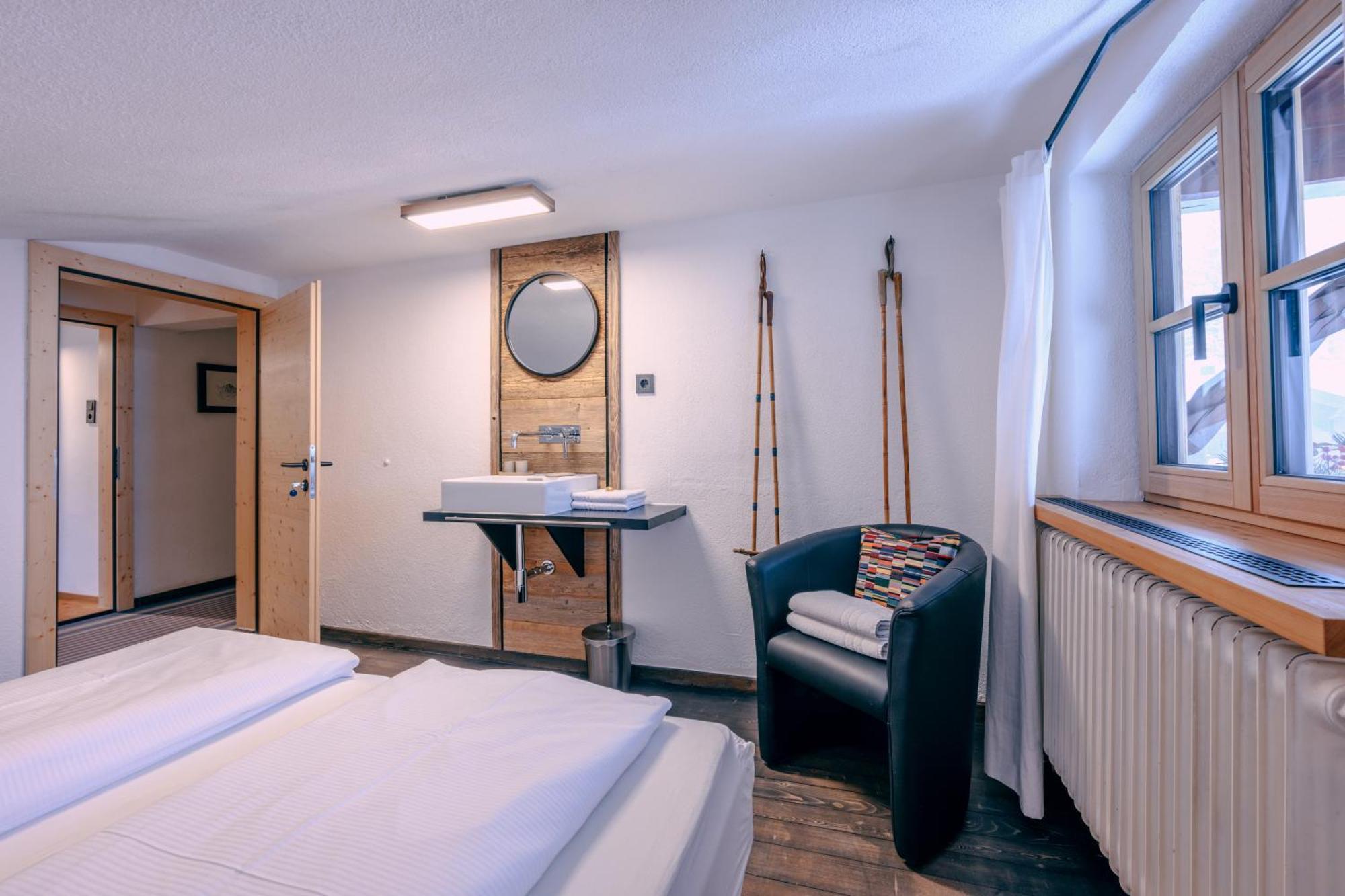 Haus Richard Falch - Inklusive Kostenloser Premium-Sommerkarte Sankt Anton am Arlberg Bagian luar foto
